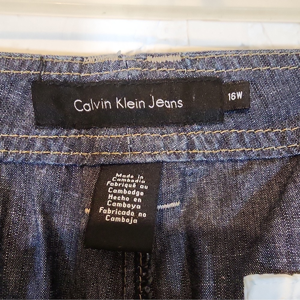 Calvin Klein Utility Cargo Capris Women's 16W Dark Blue Denim - Picture 2 of 10